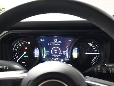 Used 2025 Jeep Wrangler Unlimited Sahara AWD/4WD image 30