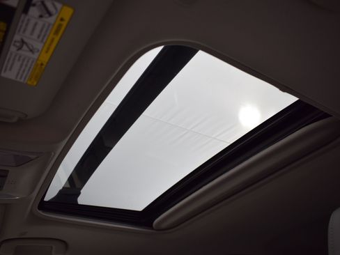 Used 2023 Toyota RAV4 XLE Premium image 20