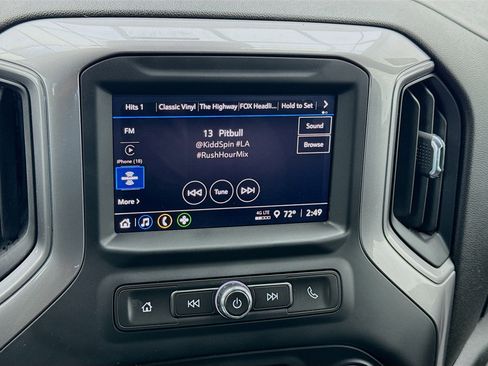 Used 2022 Chevrolet Silverado 1500 Custom image 11