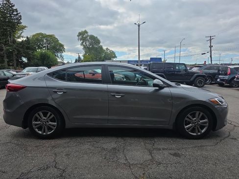 Used 2018 Hyundai Elantra Value Edition w/ Winter Weather Package image 7