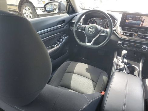 Used 2023 Nissan Altima 2.5 SV w/ SV Premium Package FWD image 19