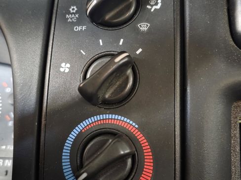 Used 1999 Dodge Ram 2500 Truck 2WD Quad Cab image 14