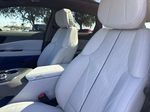 New 2026 Cadillac Optiq Luxury 2 image 21