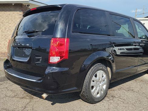 Used 2019 Dodge Grand Caravan SE w/ UConnect Hands-Free Group FWD image 9