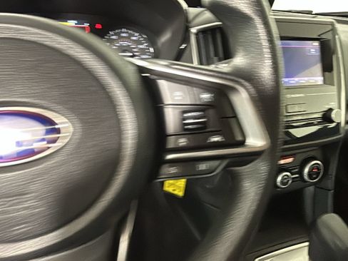 Used 2020 Subaru Crosstrek 2.0i AWD/4WD image 18