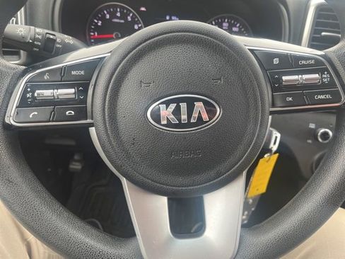 Used 2020 Kia Sportage LX image 16