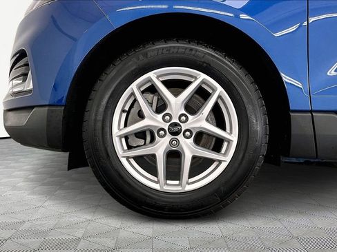 Used 2024 Ford Edge SEL w/ Convenience Package image 9