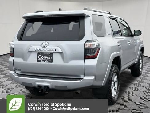 Used 2021 Toyota 4Runner SR5 AWD/4WD image 15