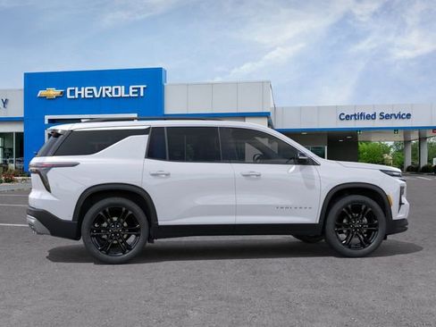 New 2026 Chevrolet Traverse LT FWD image 5