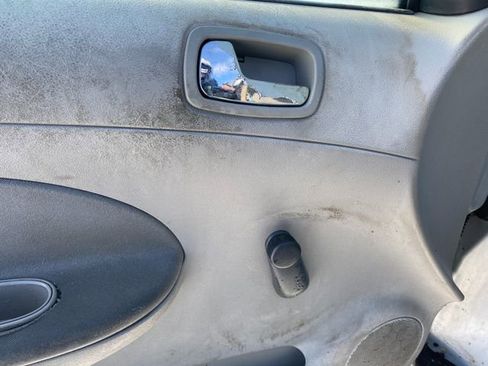 Used 2005 Chevrolet Cobalt Sedan image 9