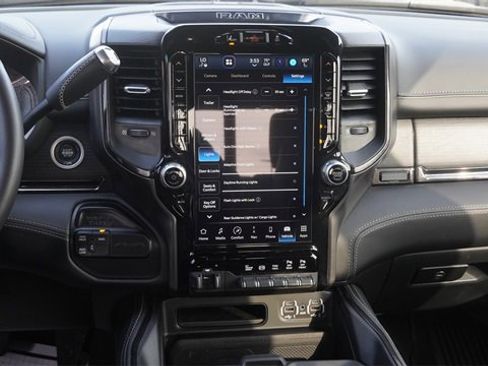 Used 2024 RAM 2500 Limited image 15