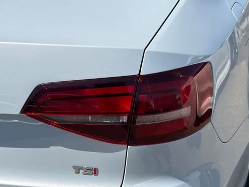 Used 2018 Volkswagen Jetta SE image 18