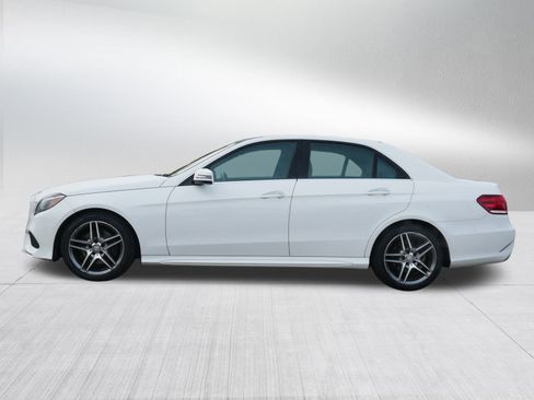 Used 2015 Mercedes-Benz E 400 4MATIC Sedan image 8