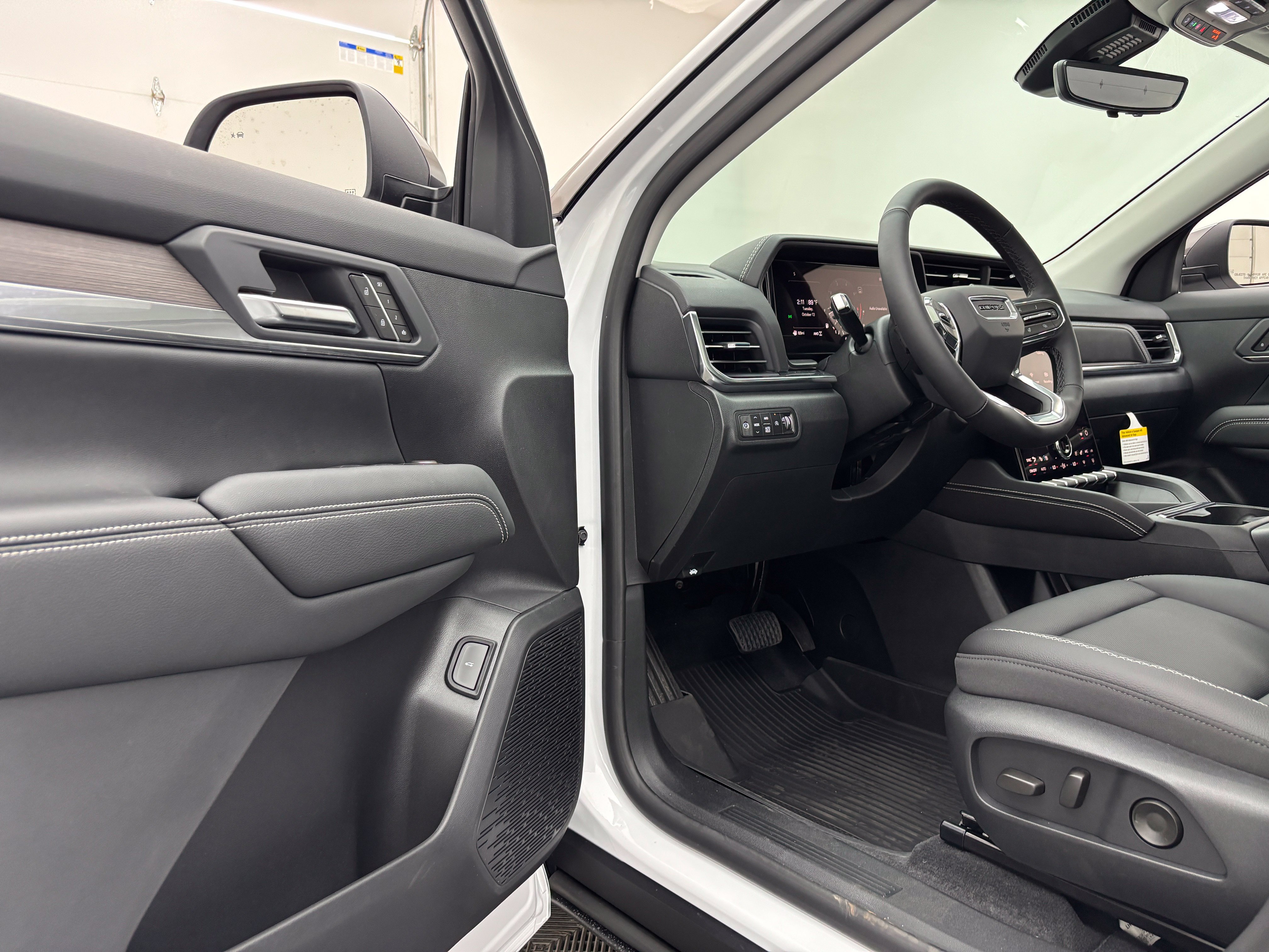 New 2027 GMC Terrain Denali w/ LPO, Floor Liner Package AWD/4WD image 18