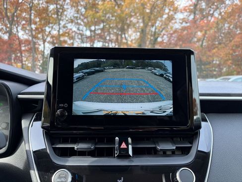 Used 2025 Toyota Corolla LE image 17