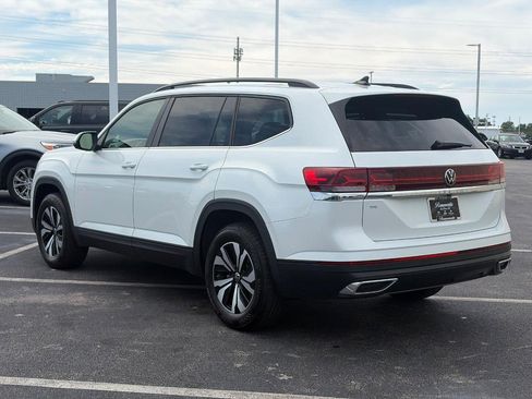 Used 2026 Volkswagen Atlas SE FWD image 8