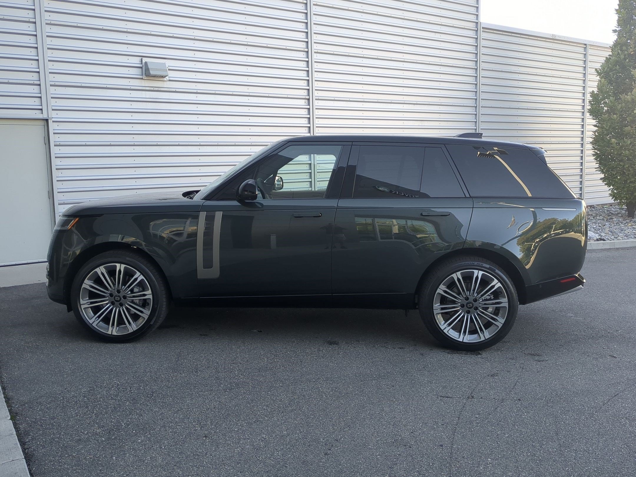 New 2027 Land Rover Range Rover SE AWD/4WD image 8