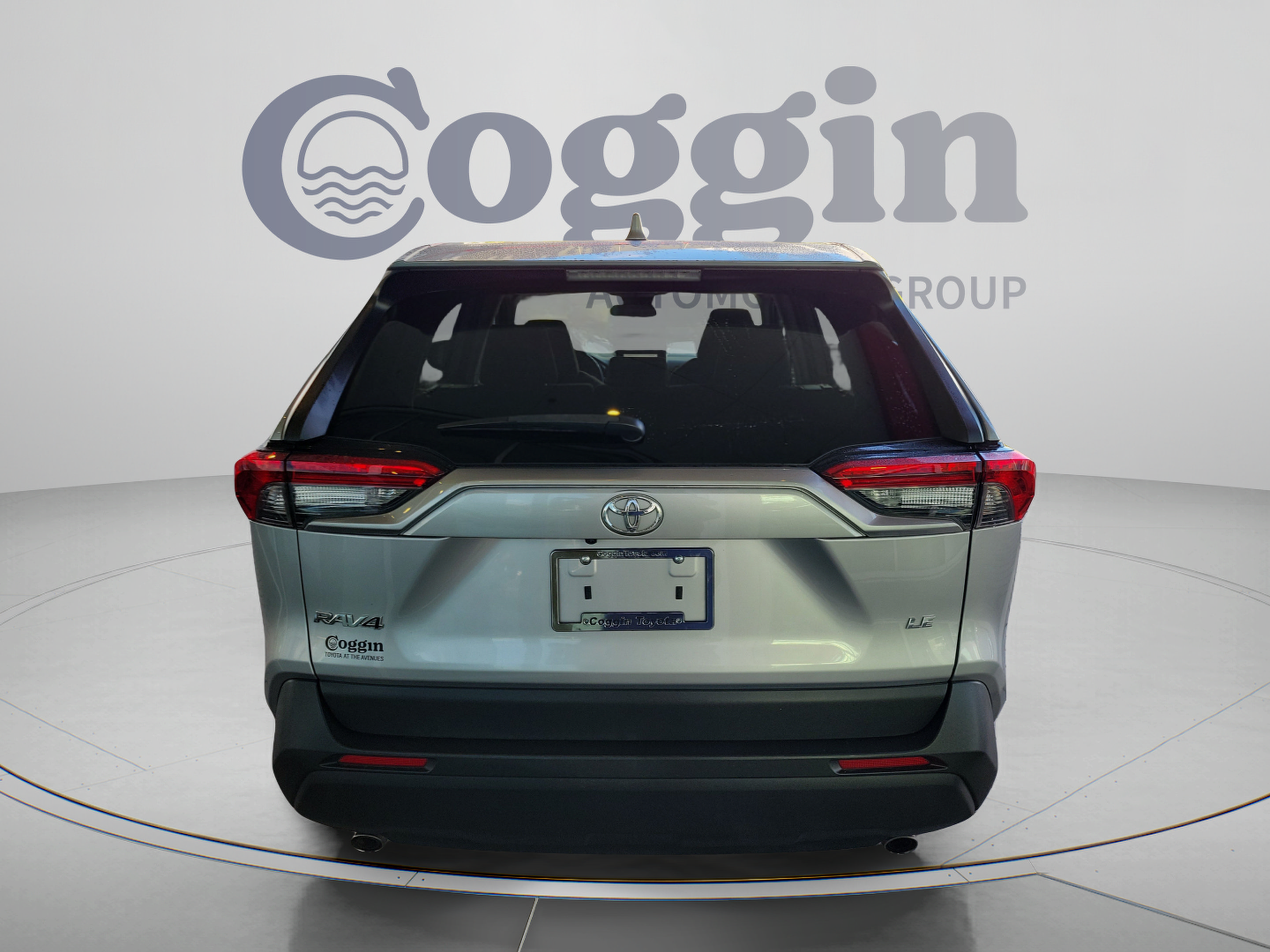 Used 2023 Toyota RAV4 LE FWD image 4