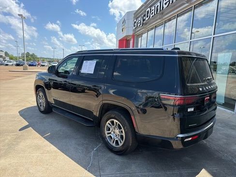 Used 2023 Jeep Wagoneer 4WD w/ Rear Seat Video Group 1 image 3