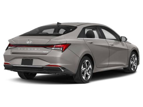 Used 2023 Hyundai Elantra Limited w/ Preferred Accessory Package FWD image 2
