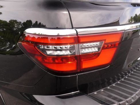 Used 2023 Nissan Armada SL w/ Captain's Chairs Package RWD image 37