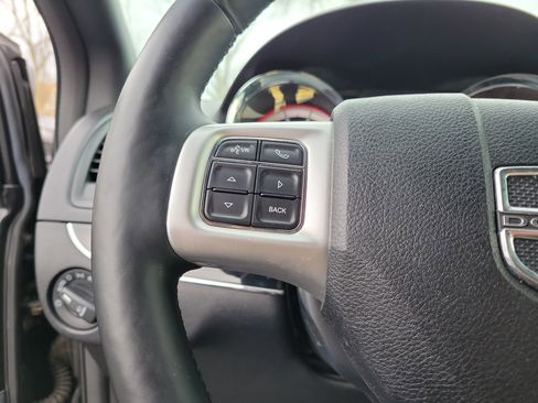 Used 2018 Dodge Grand Caravan GT image 22