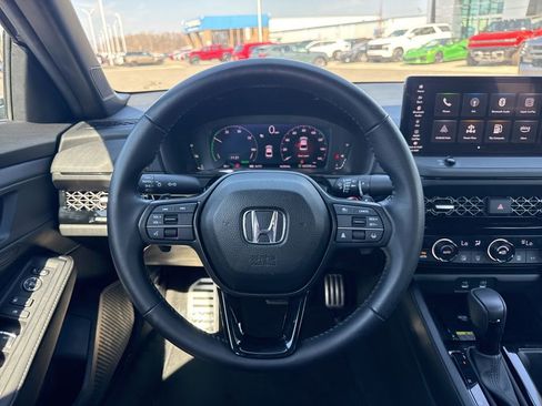 Used 2025 Honda Accord Sport image 14