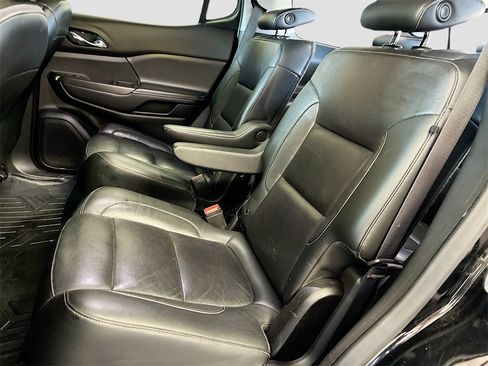 Used 2019 GMC Acadia SLT image 24