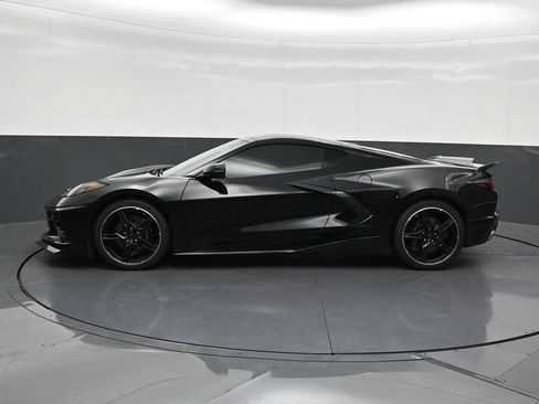 Used 2024 Chevrolet Corvette Stingray Coupe w/ 1LT RWD image 2