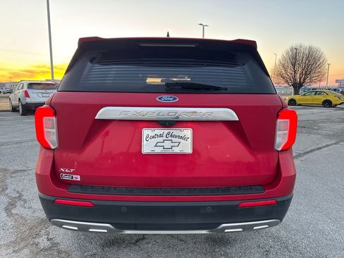 Used 2020 Ford Explorer XLT w/ Equipment Group 202A image 5