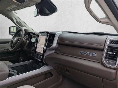 Used 2025 RAM 3500 Laramie AWD/4WD image 17
