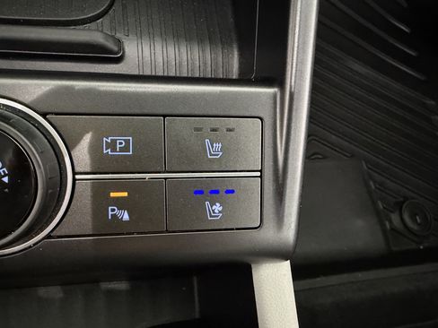Used 2024 Hyundai Kona Limited AWD/4WD image 29