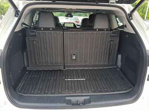 Used 2023 Toyota Highlander Limited AWD/4WD image 29