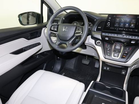Used 2026 Honda Odyssey EX-L image 9