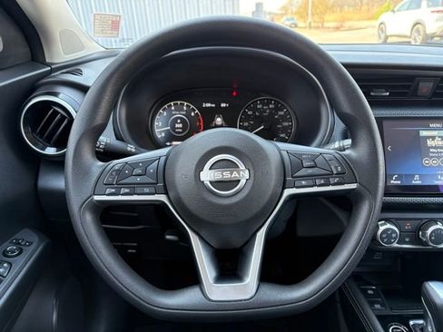 Certified 2023 Nissan Kicks SV image 15