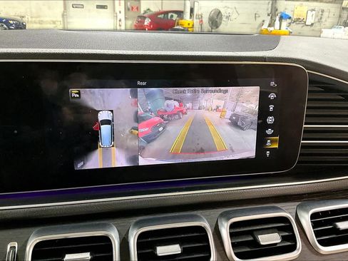 Used 2020 Mercedes-Benz GLS 450 4MATIC image 27