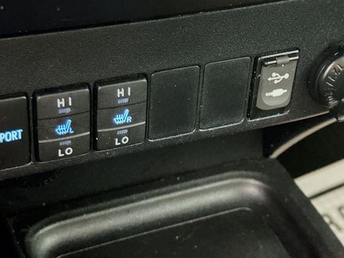 Used 2016 Toyota RAV4 Limited AWD/4WD image 20