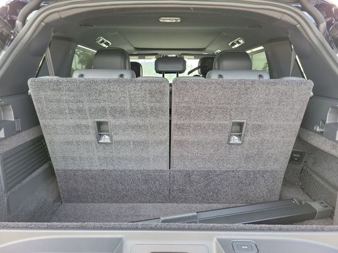 Used 2025 Land Rover Range Rover Long Wheelbase SE AWD/4WD image 8