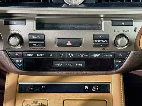 Used 2017 Lexus ES 350 w/ Premium Package FWD image 22