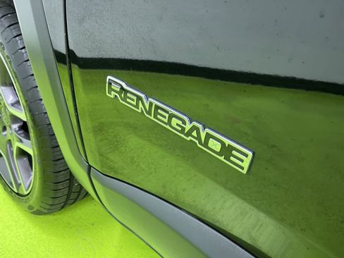 Used 2021 Jeep Renegade Sport image 14