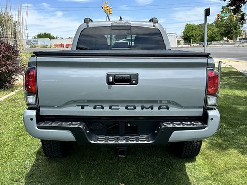 Used 2021 Toyota Tacoma TRD Sport w/ Technology Package AWD/4WD image 8