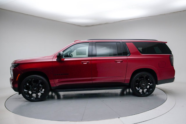 New 2026 Chevrolet Suburban RST AWD/4WD image 3