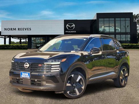 Used 2025 Nissan Kicks SR FWD image 1