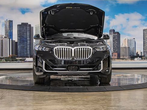 Used 2026 BMW X5 xDrive50e AWD/4WD image 4