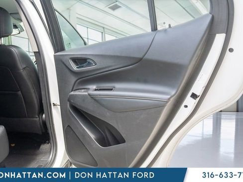 Used 2018 Chevrolet Equinox Premier FWD image 23