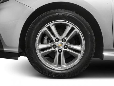 Used 2017 Chevrolet Cruze LT image 14