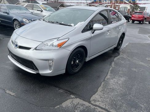 Used 2014 Toyota Prius Two image 2