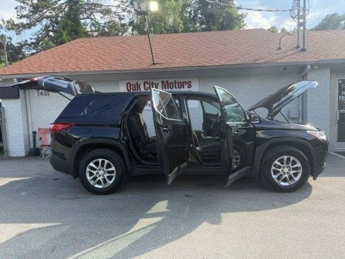 Used 2019 Chevrolet Traverse LS AWD/4WD image 10