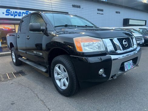 Used 2013 Nissan Titan SV w/ SV Value Truck Pkg AWD/4WD image 1