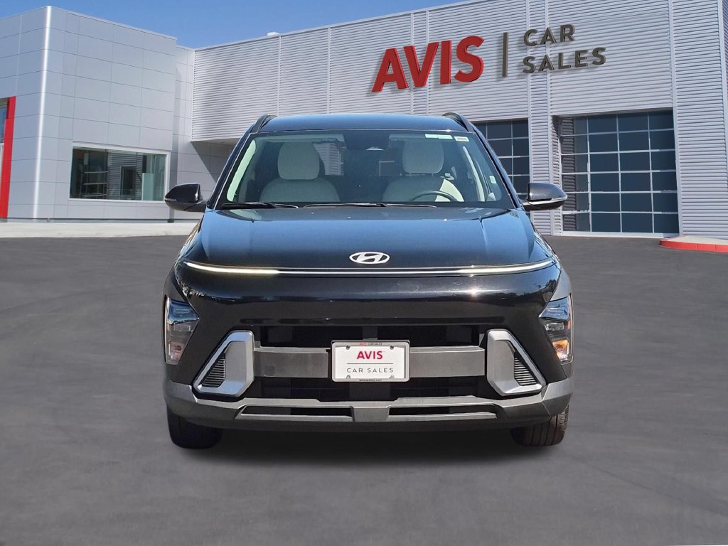 Used 2025 Hyundai Kona SEL FWD image 2